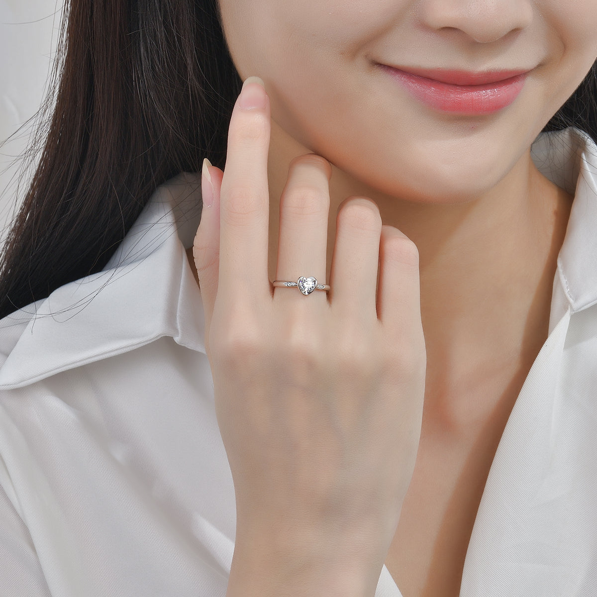 Show one's loveDichromatic Lab Diamond Engagement Ring